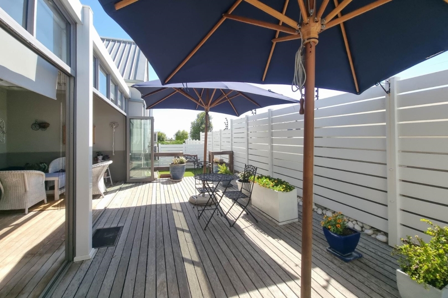 2 Bedroom Property for Sale in Plattekloof Western Cape